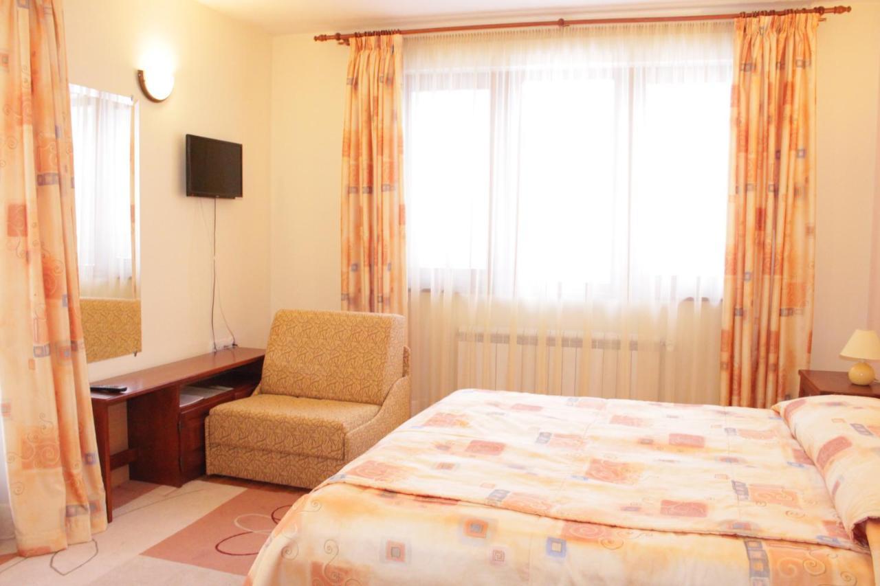 Kris Guest House Девин Номер фото